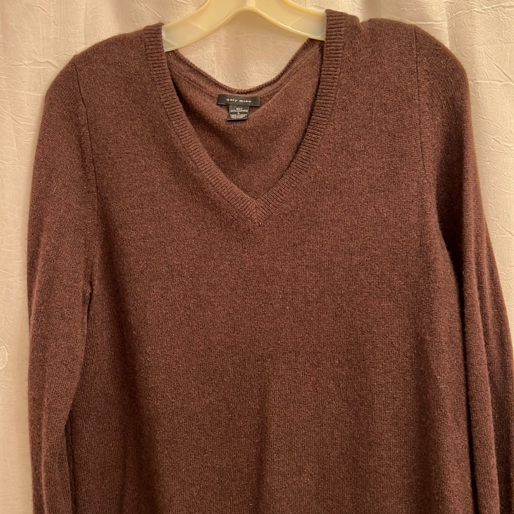Cashmere v-neck sweater